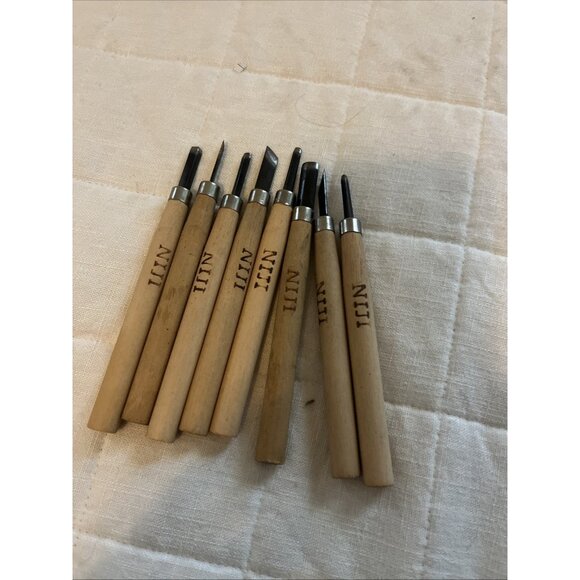 Niji Yasutomo Wood and Linoleum Cutting Set, Set of 8 Wood Turning Hand Tools - Picture 1 of 3